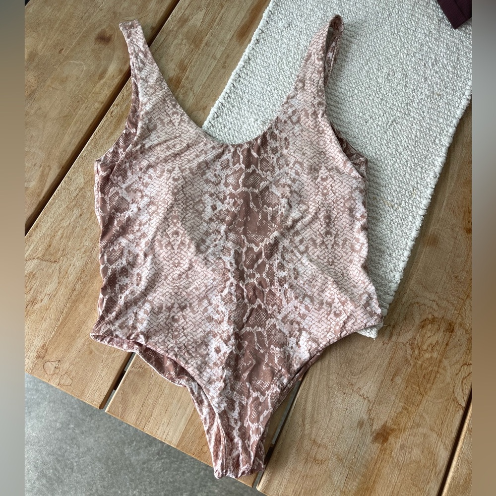 Mai one piece size large in python print